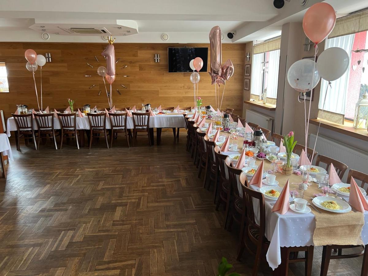 Ludowa Restauracja & Noclegi Kietrz ภายนอก รูปภาพ